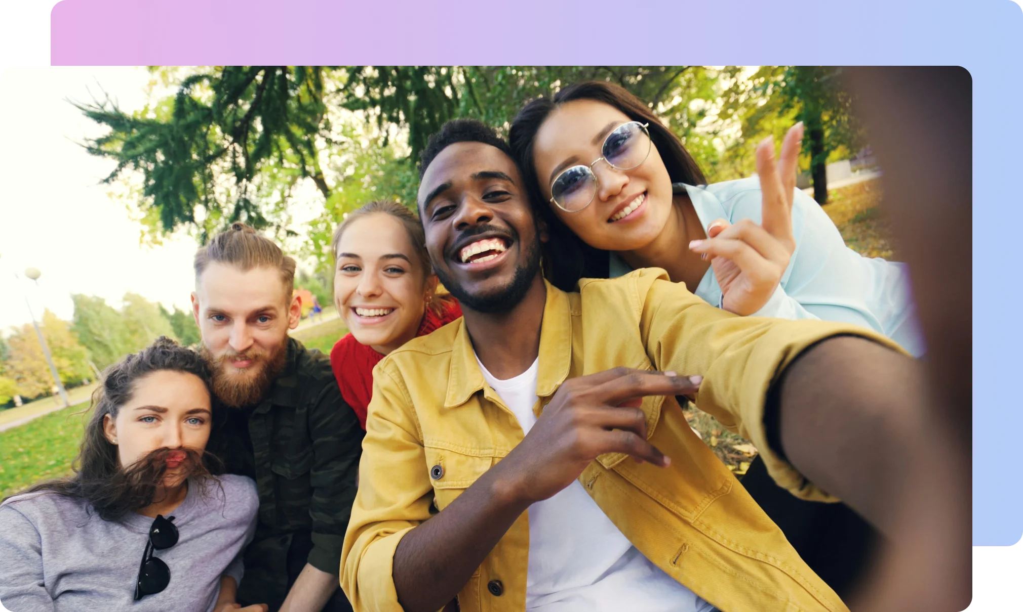 Griddo multilingual interface showing AI-powered translation across language versions