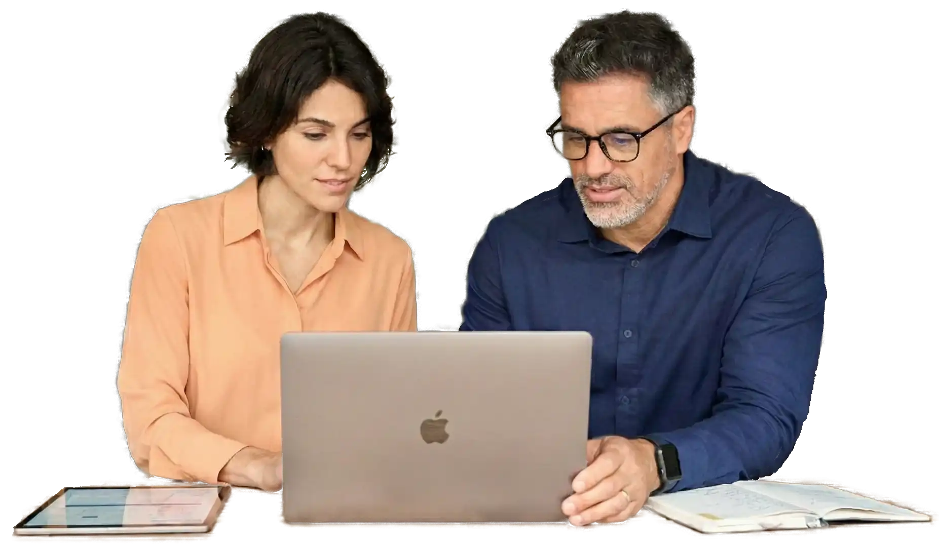 CMO and DIRCOM of a University checking web analytics results obtained with Griddo